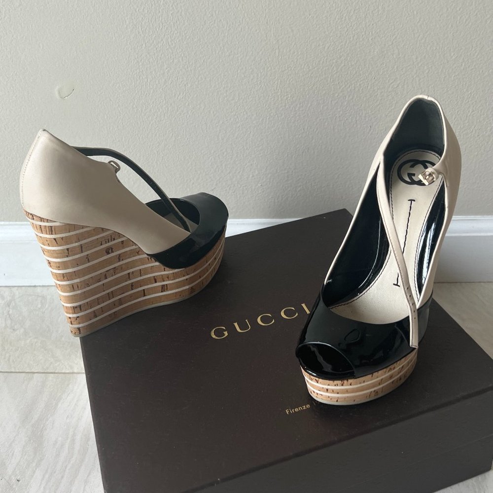Authentic Vintage GUCCI Black and Cream Wedges Size US 6 (36) BNC80 1082